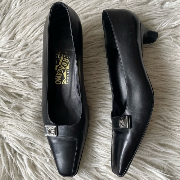 Salvatore Ferragamo Shoes - Salvatore Ferragamo Black Leather Buckle Detail Kitten Heel Pumps Size 8.5